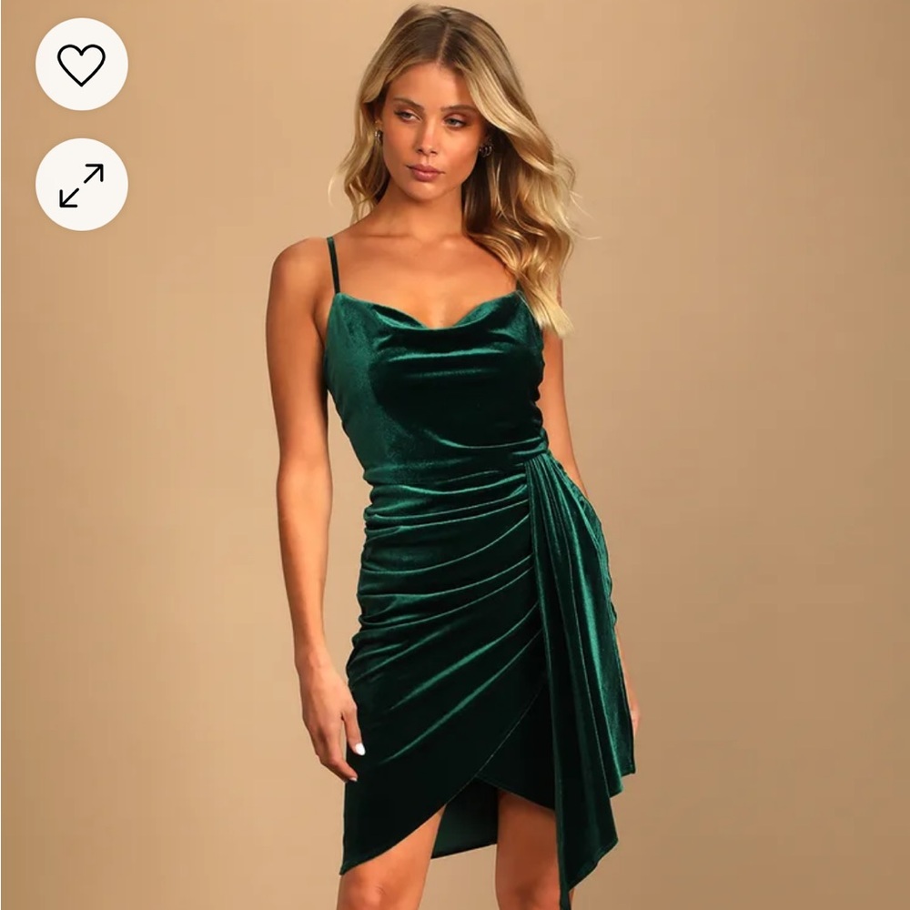 NWT Living it Luxe Emerald Green Velvet Tulip Mini Dress